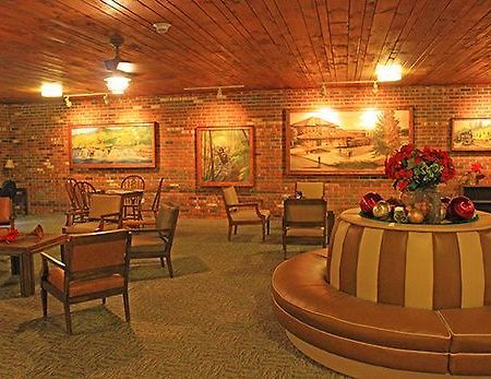 Iron Road Inn Elkins Exterior photo
